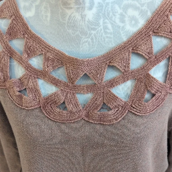 Buckle Taupe Knit Top - Picture 2 of 9
